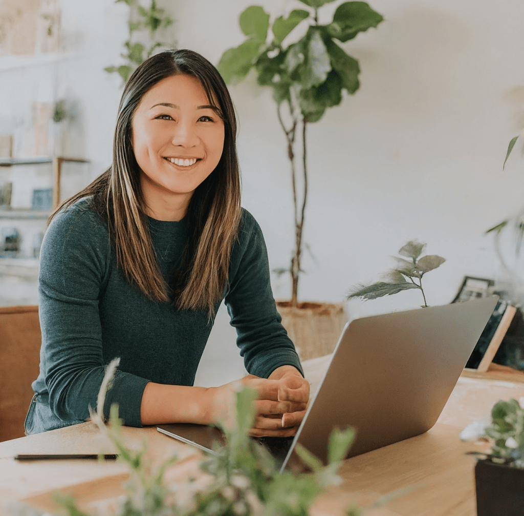 happy sole trader as remote bookkeeper is doing accurate bookkeeping_online bookkeeping_accurate, virtual, sustainable