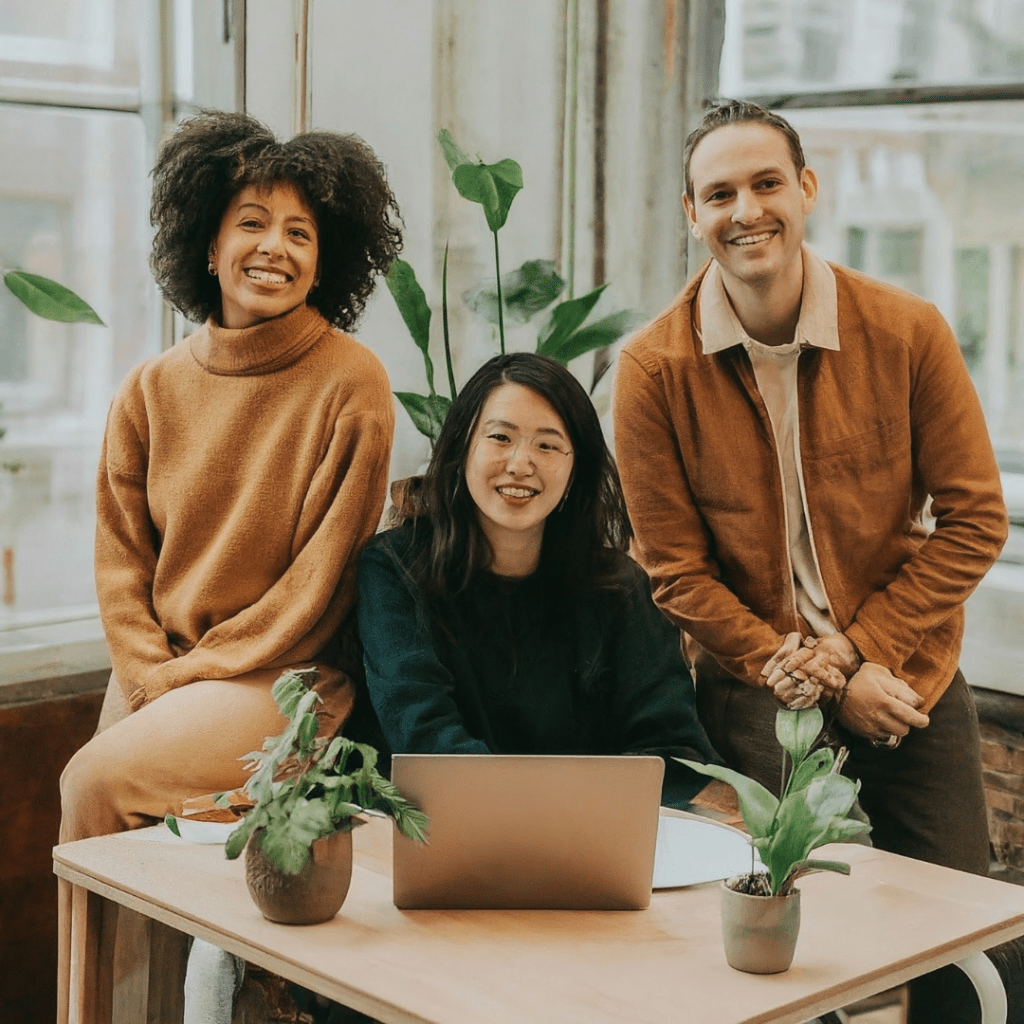 a small business happy because they are compliant with HMRC Making Tax Digital (MTD) because of their reliable remote bookkeeper_online bookkeeping_accurate, virtual, sustainable_Small business bookkeeper